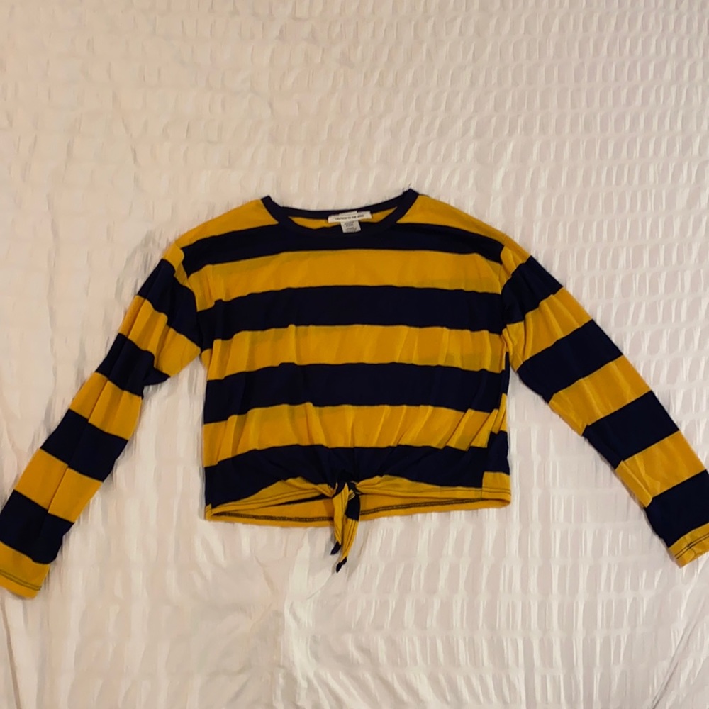 Long sleeve, ties in the front, stripped, light weight, yellow, blue,comfortable
